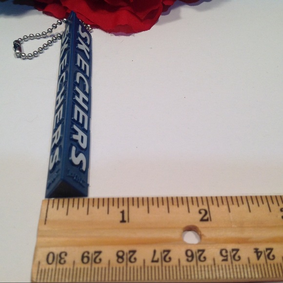 Keychain Skechers Triangle Rubber - Picture 8 of 8